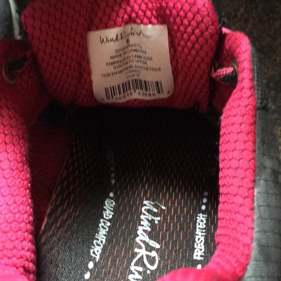 Windriver hiking shoes - Picture 3 of 3